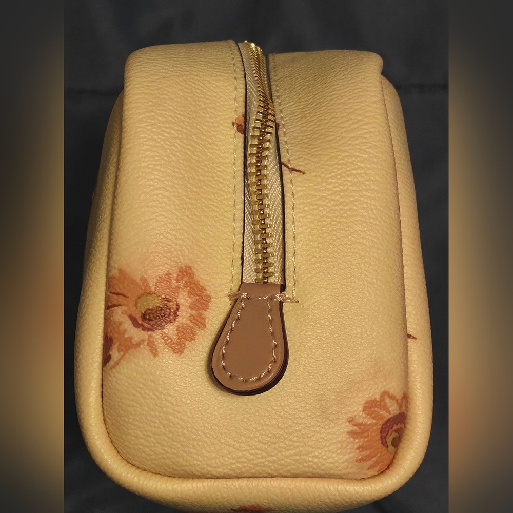 NWOT Coach Japan Exclusive Floral Cosmetic Case C3299 – Rare Limited Edition - Picture 7 of 12